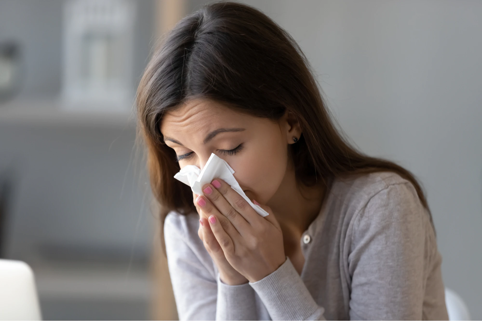 How to Stop a Runny Nose Fast Without Medicine – Effective Methods